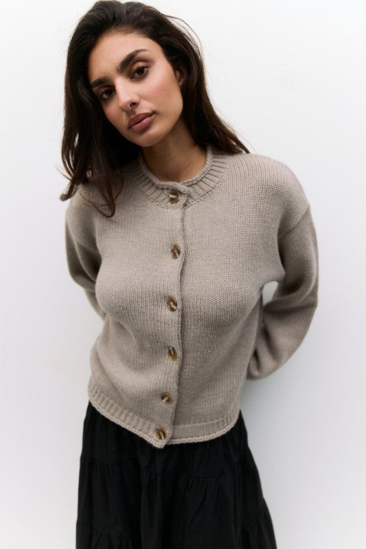 1e09b970-dadf-43d0-99c2-e8b1f2509449